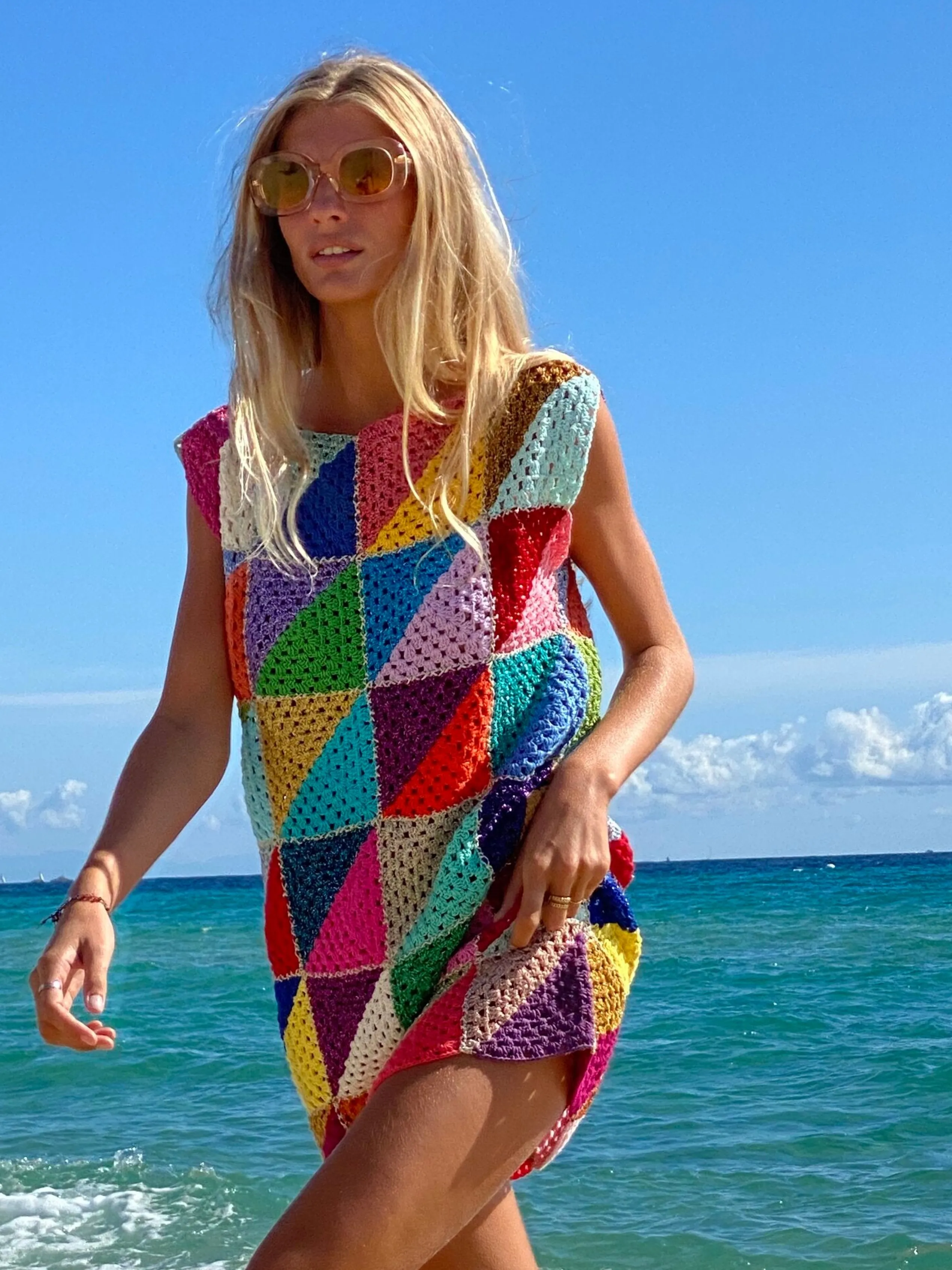 Rose Carmine MULTICOLOR DIAGONALES SHORT DRESS NO SLEEVES- Iconics | Dresses